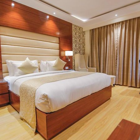 The Grand Parisian Hotel Delhi  Exterior photo