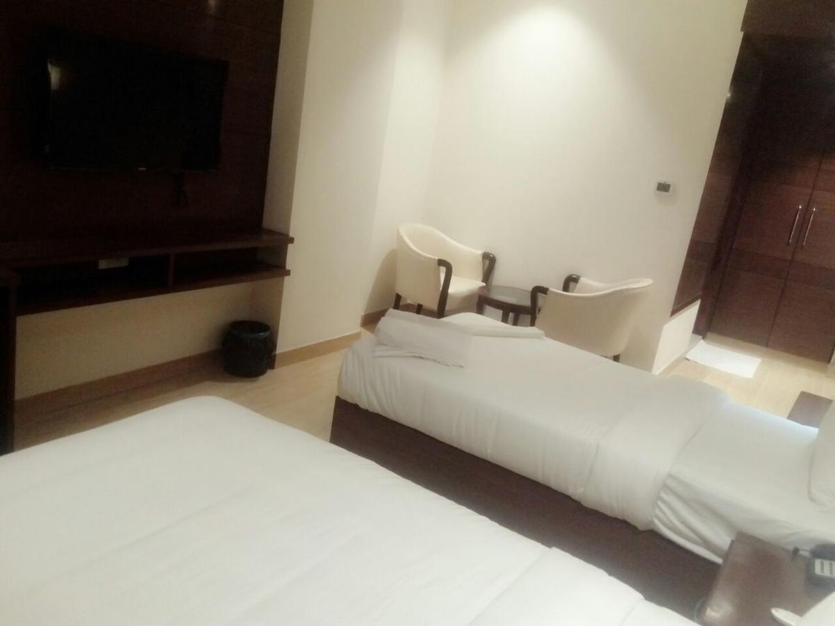 The Grand Parisian Hotel Delhi  Exterior photo