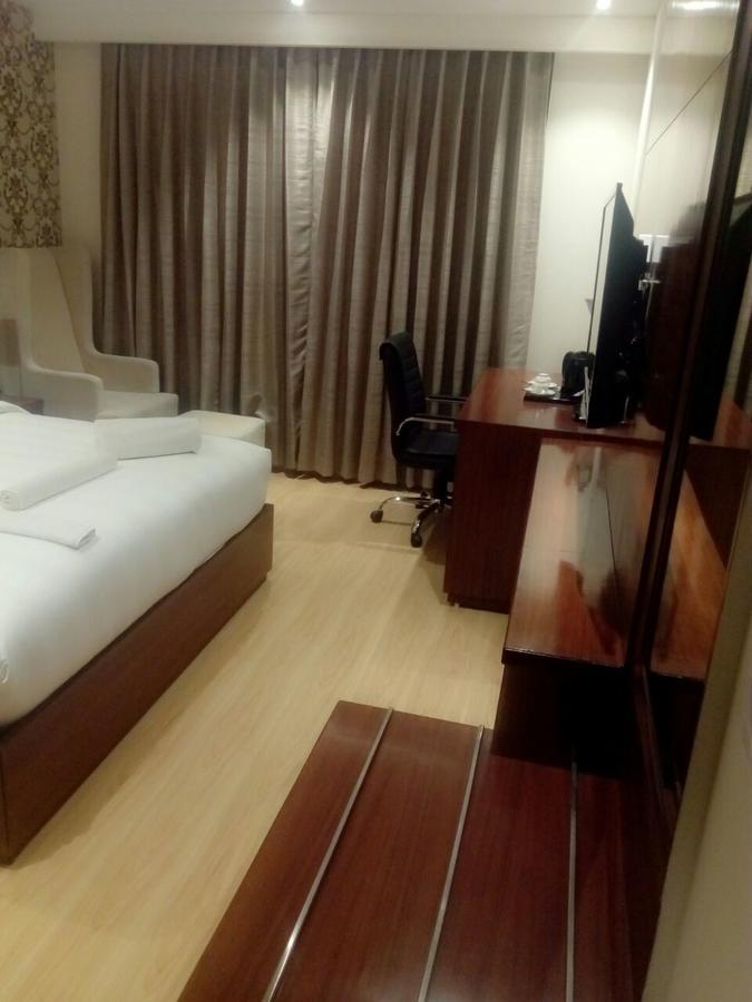 The Grand Parisian Hotel Delhi  Exterior photo