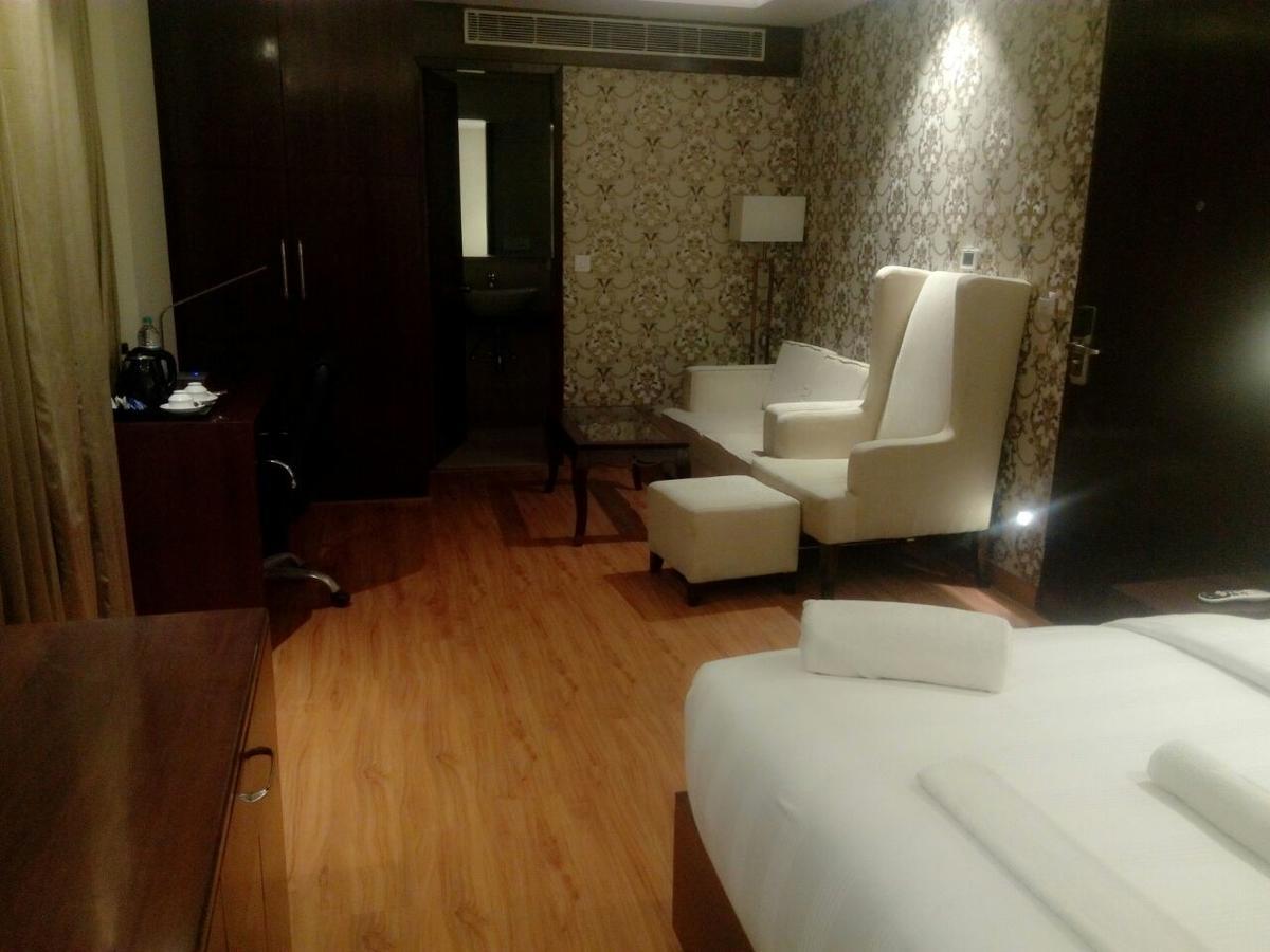 The Grand Parisian Hotel Delhi  Exterior photo
