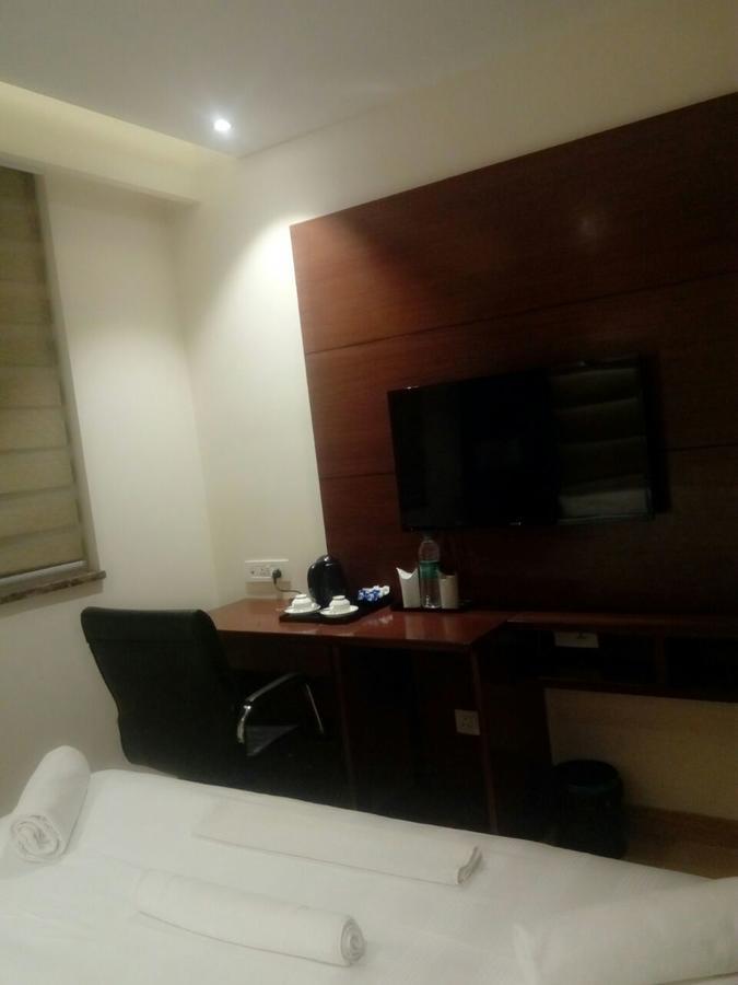 The Grand Parisian Hotel Delhi  Exterior photo