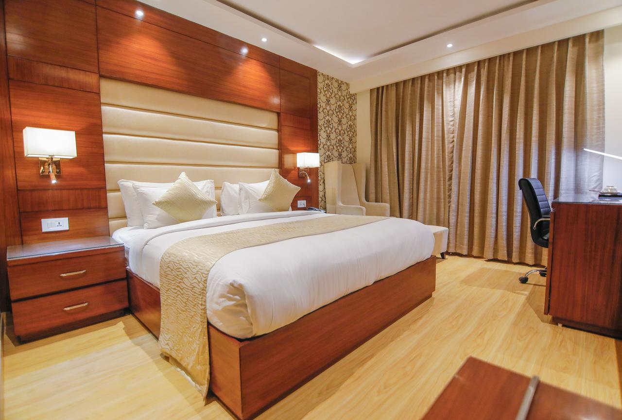 The Grand Parisian Hotel Delhi  Exterior photo