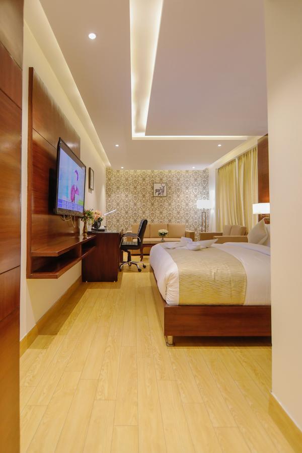 The Grand Parisian Hotel Delhi  Exterior photo