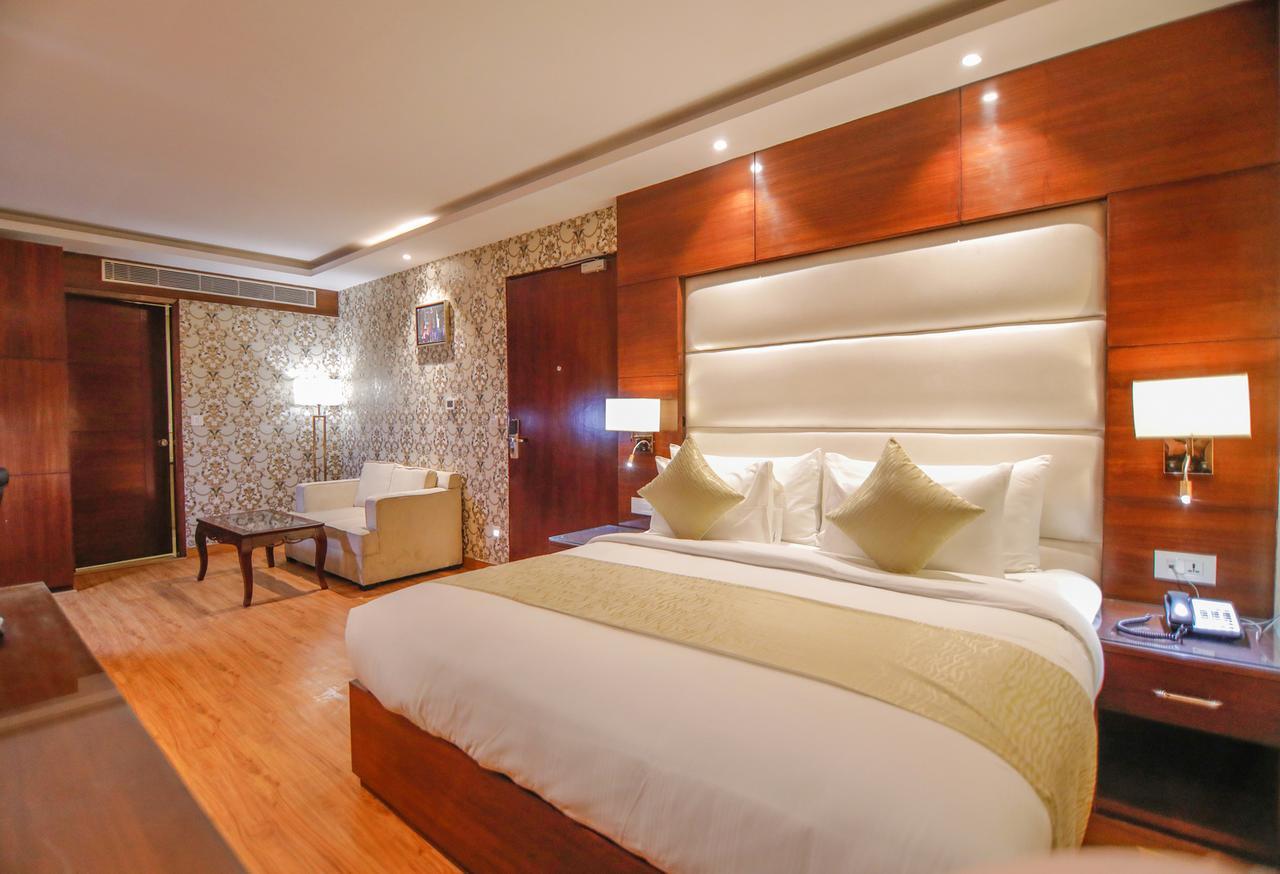 The Grand Parisian Hotel Delhi  Exterior photo