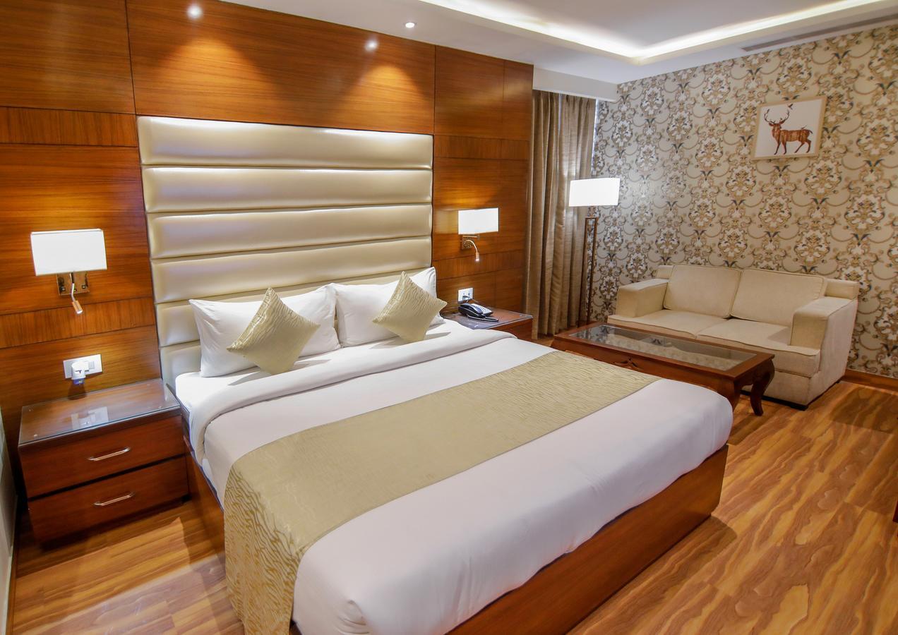 The Grand Parisian Hotel Delhi  Exterior photo