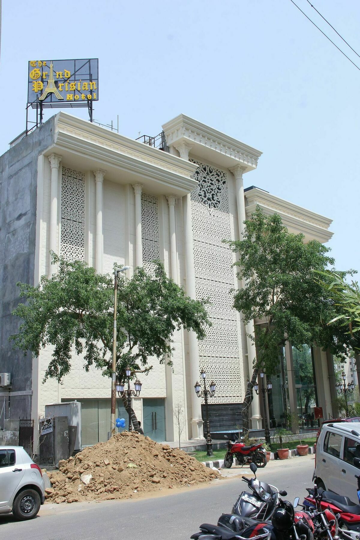 The Grand Parisian Hotel Delhi  Exterior photo